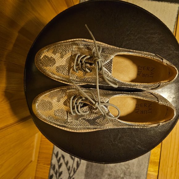 Naturalizer Oxfords Emme Silver Snake - - Size 10 - Picture 4 of 5